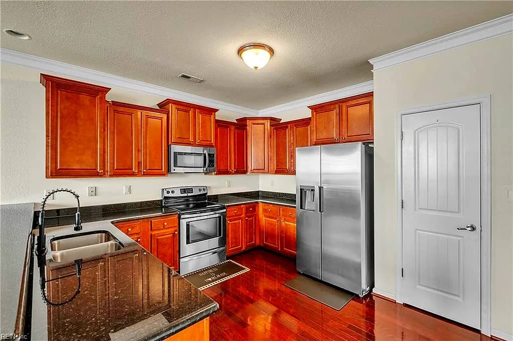 404 Tanners Green CT, CHESAPEAKE VA 23320 - Photo 5