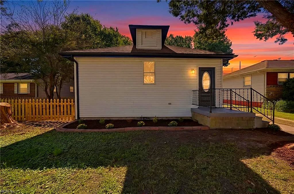 5207 Norvella AVE, NORFOLK VA 23513