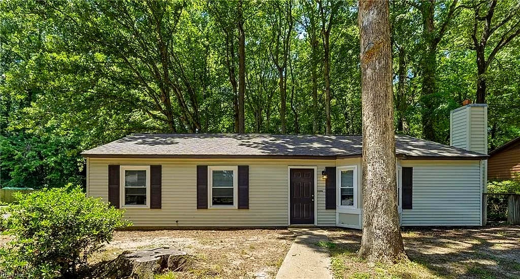 249 Batson DR, NEWPORT NEWS VA 23602