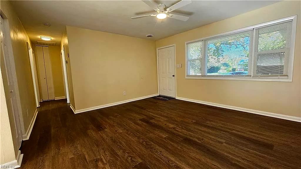 700 Lynch LN, VIRGINIA BEACH VA 23455 - Photo 3