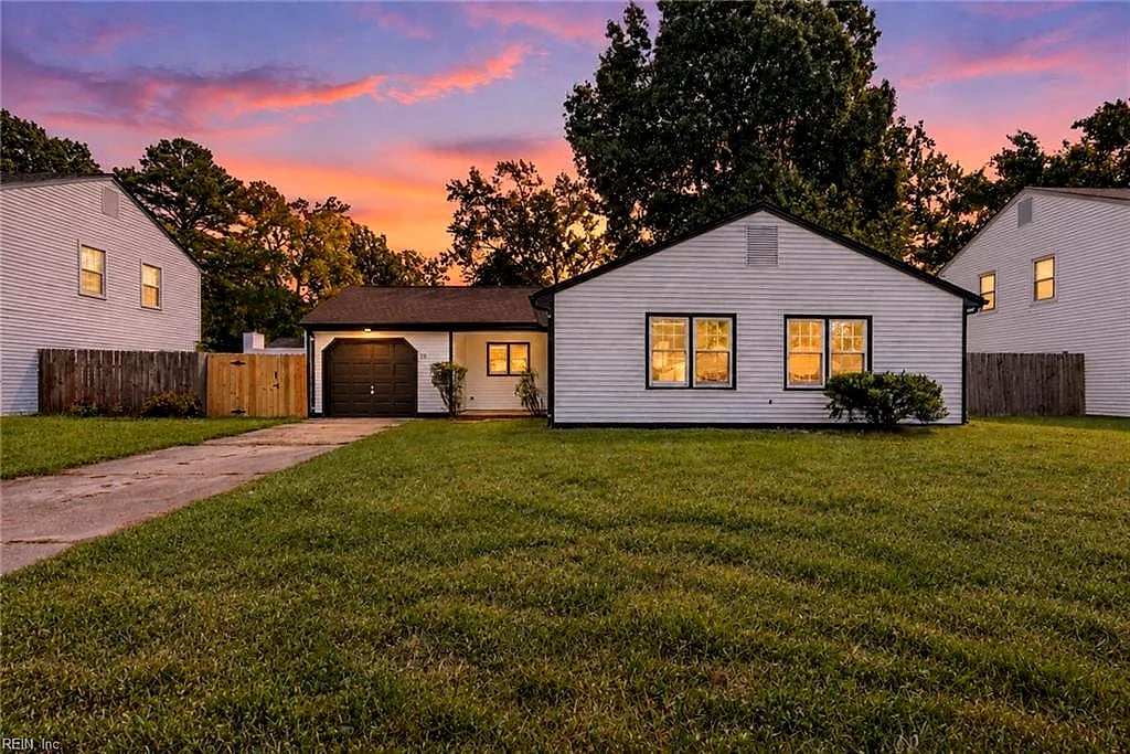 19 Lake Field XING, HAMPTON VA 23666