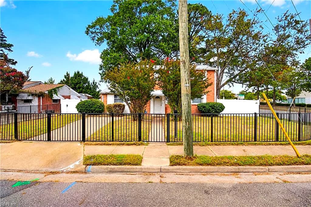2021 Seward DR, HAMPTON VA 23663 - Main photo