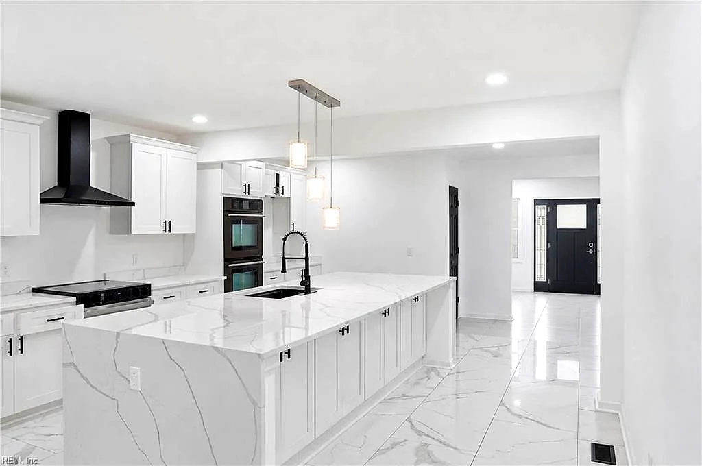 845 N King ST, HAMPTON VA 23669 - Photo 2