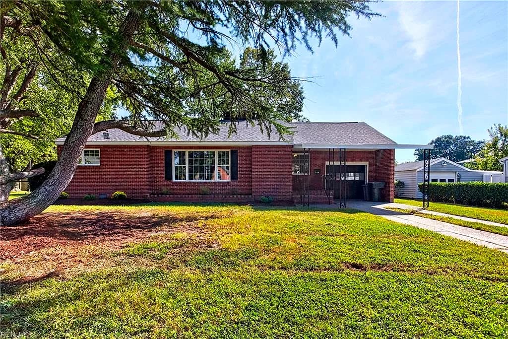 146 Cambridge PL, HAMPTON VA 23669 - Photo 3