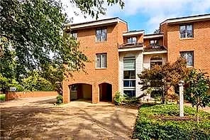 448 Linkhorn Dr, Virginia Beach, VA