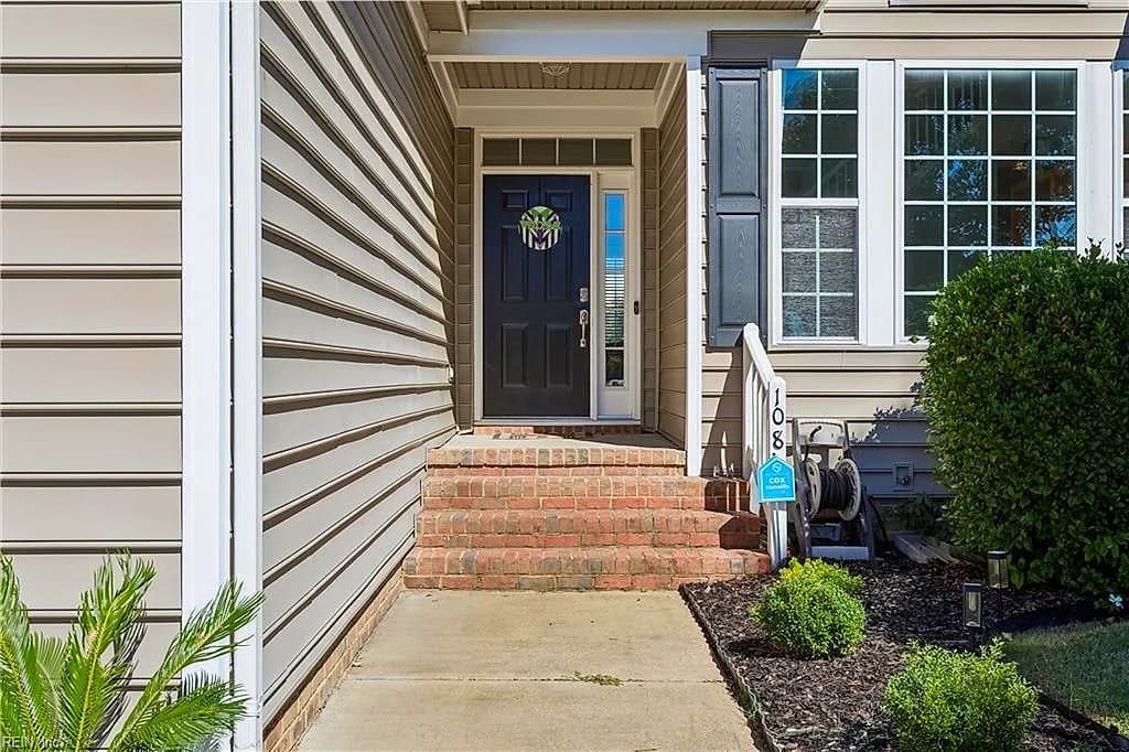 108 Paula CT, YORKTOWN VA 23693 - Photo 5