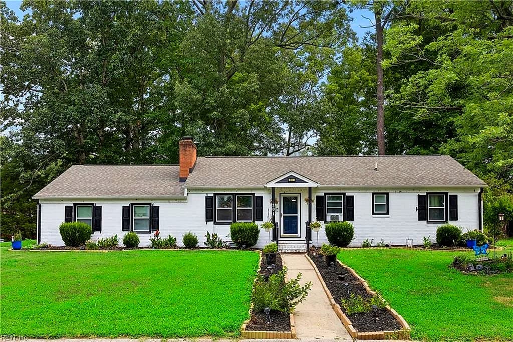 201 Shannon DR, NEWPORT NEWS VA 23608 - Photo 2
