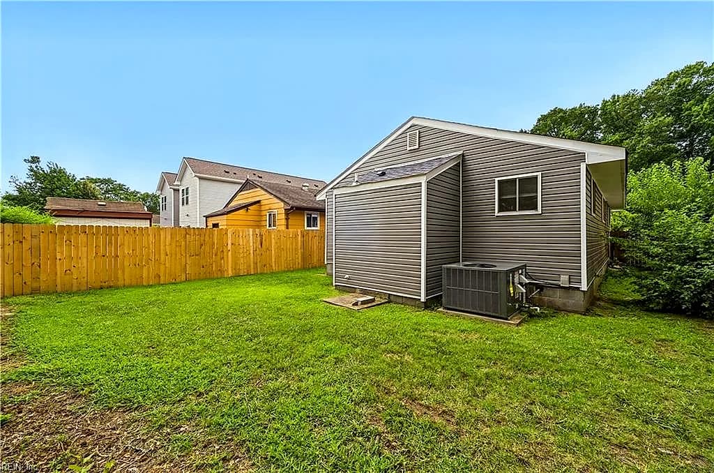 722 Ridgeway Ave AVE, HAMPTON VA 23661 - Photo 4