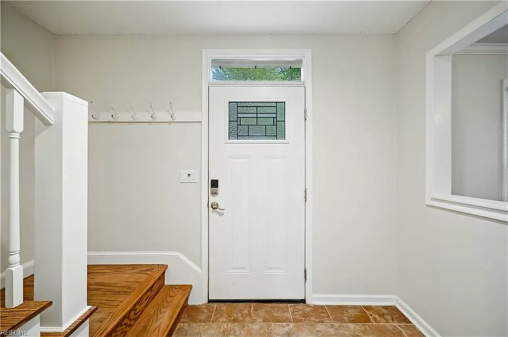 1149 Crystalwood CIR, CHESAPEAKE VA 23320 - Photo 4