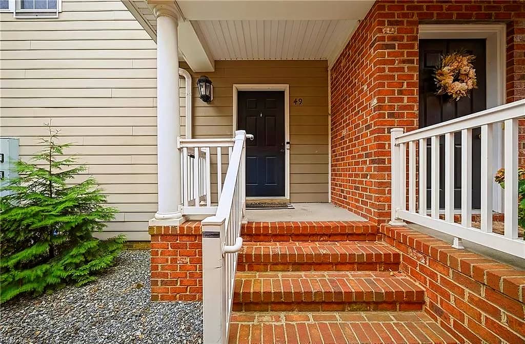 49 Miles Cary MEWS, HAMPTON VA 23669 - Photo 3