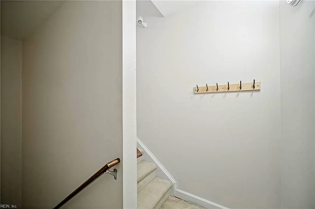 49 Miles Cary MEWS, HAMPTON VA 23669 - Photo 5