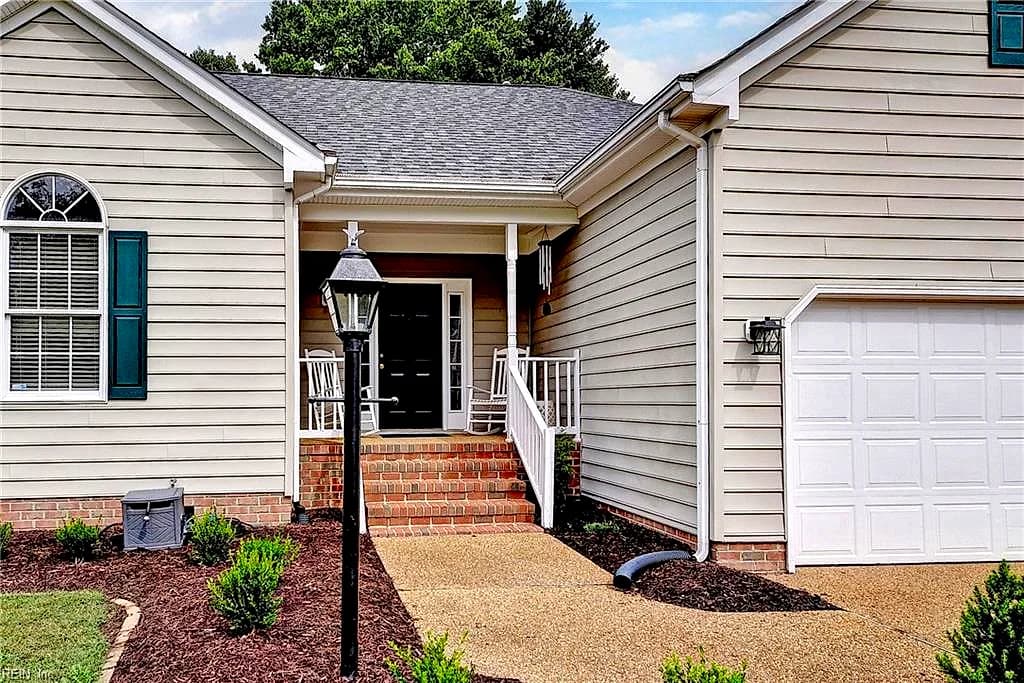 3740 Cherry WALK, WILLIAMSBURG VA 23188 - Photo 4