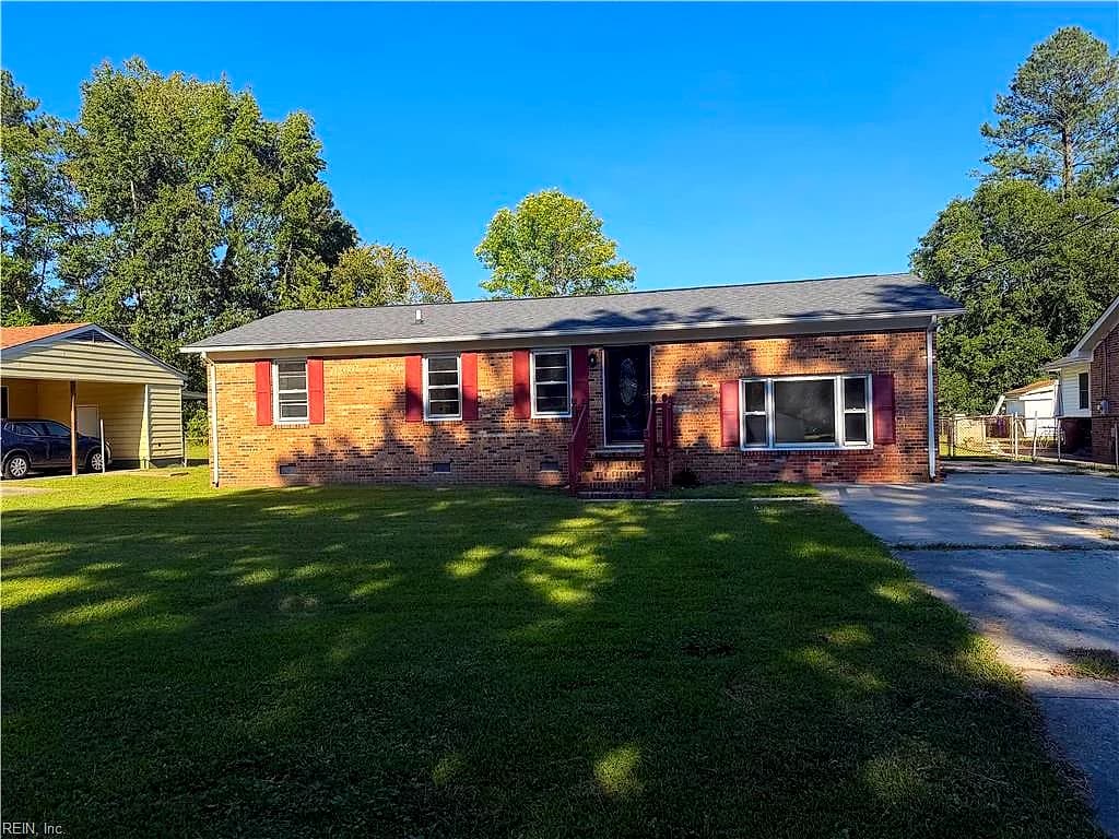 325 Harrison ST, FRANKLIN VA 23851 - Photo 2
