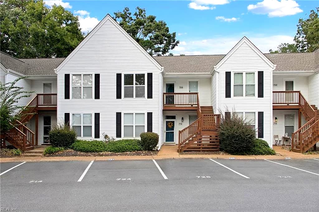 723 Ironwood DR, YORKTOWN VA 23693 - Photo 3