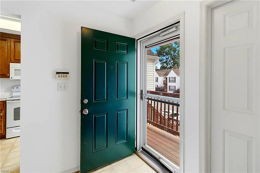 723 Ironwood DR, YORKTOWN VA 23693 - Photo 5