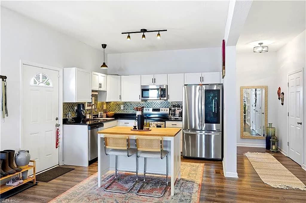 245 W 31st ST, NORFOLK VA 23504 - Photo 5
