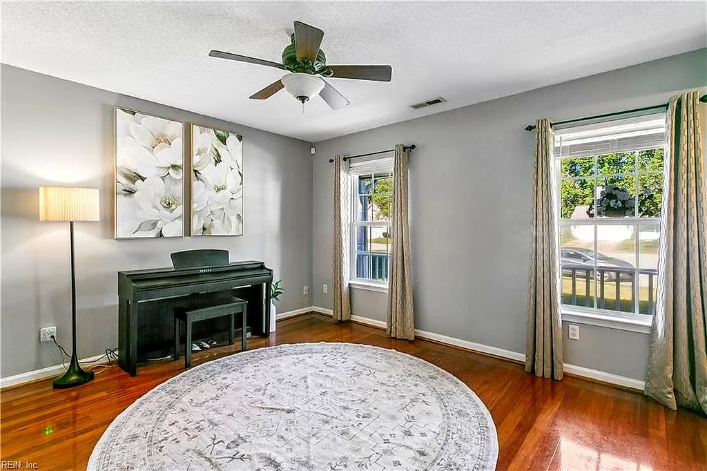 28 Gallaer CT, HAMPTON VA 23666 - Photo 5