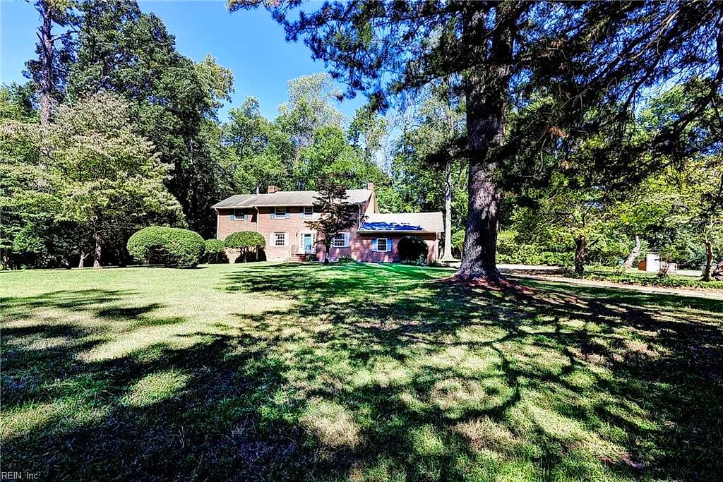 265 E Queens DR, WILLIAMSBURG VA 23185 - Main photo