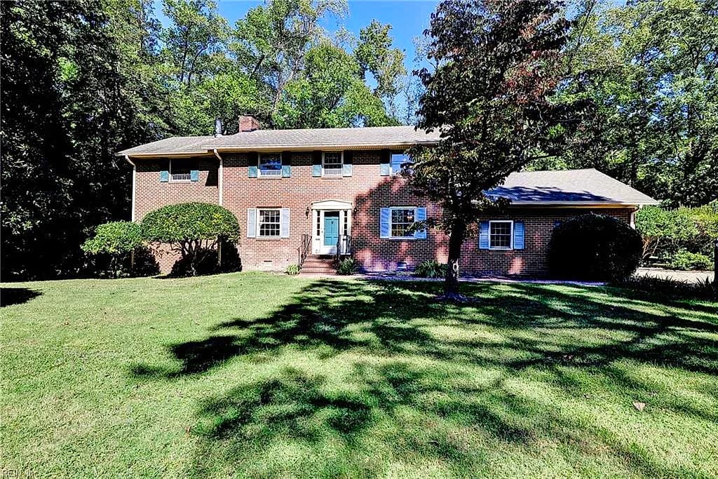 265 E Queens DR, WILLIAMSBURG VA 23185 - Photo 3