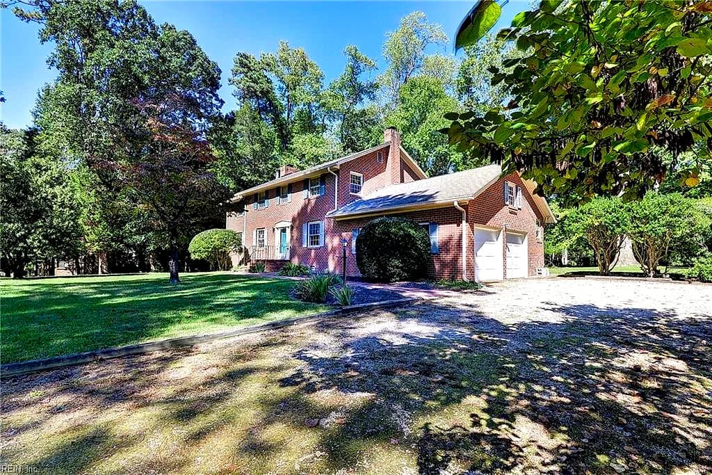 265 E Queens DR, WILLIAMSBURG VA 23185 - Photo 4