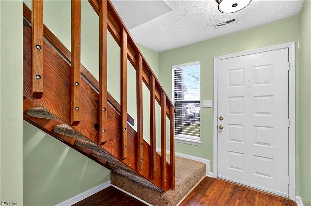 323 Elderwood CT, VIRGINIA BEACH VA 23462 - Photo 4