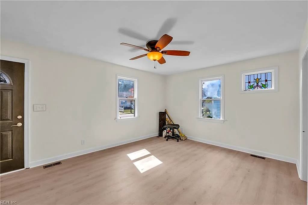 9235 Phillip AVE, NORFOLK VA 23503 - Photo 4