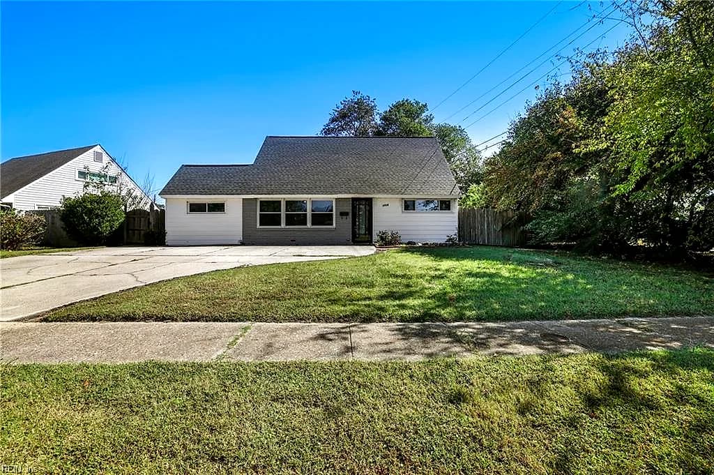 1719 N Lakeland DR, NORFOLK VA 23518 - Photo 3