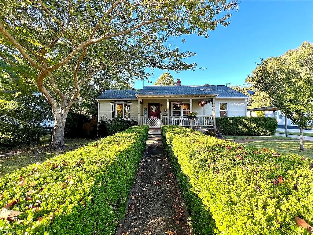 11 Dwight RD, NEWPORT NEWS VA 23601