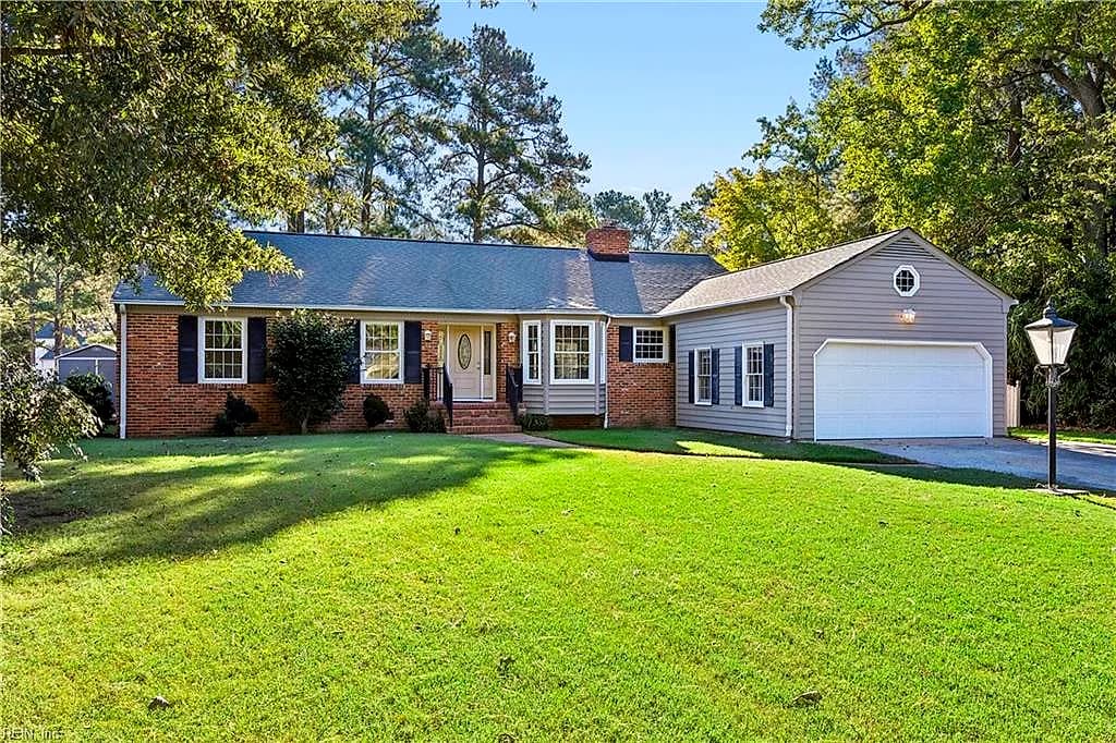 22 Hansom DR, POQUOSON VA 23662 - Photo 4