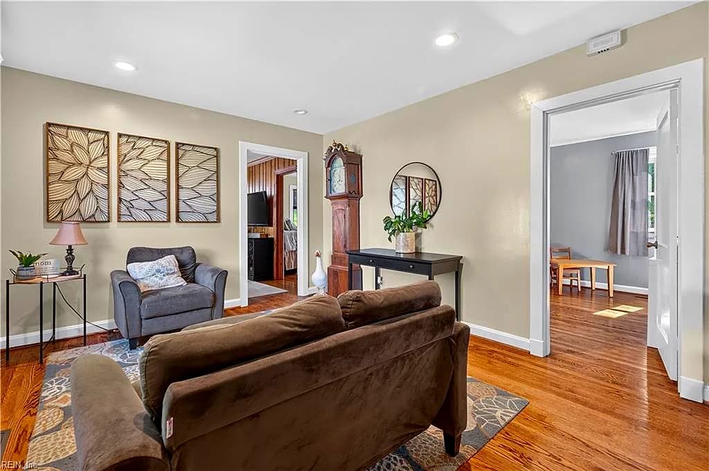 26 Langley AVE, NEWPORT NEWS VA 23601 - Photo 4