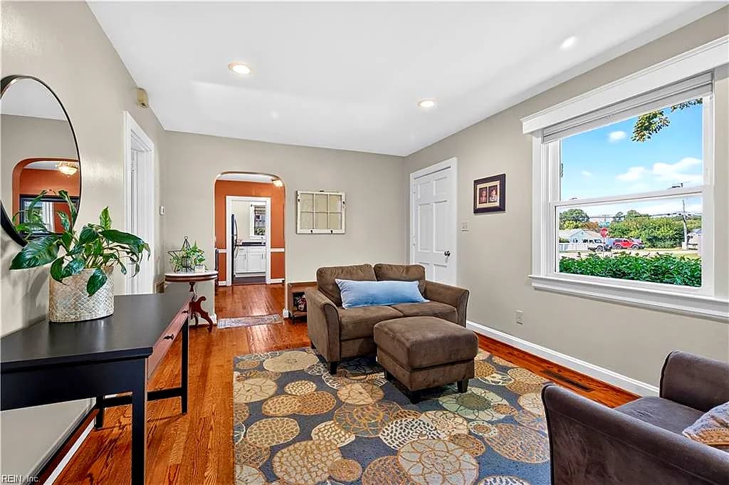 26 Langley AVE, NEWPORT NEWS VA 23601 - Photo 5