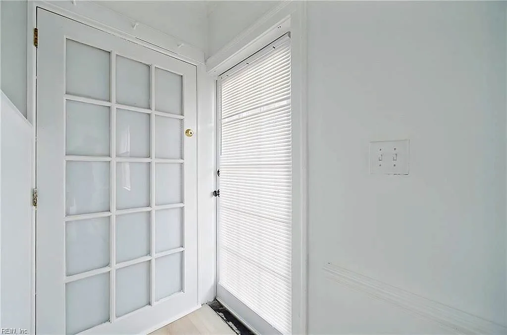 10370 Warwick BLVD, NEWPORT NEWS VA 23601 - Photo 4