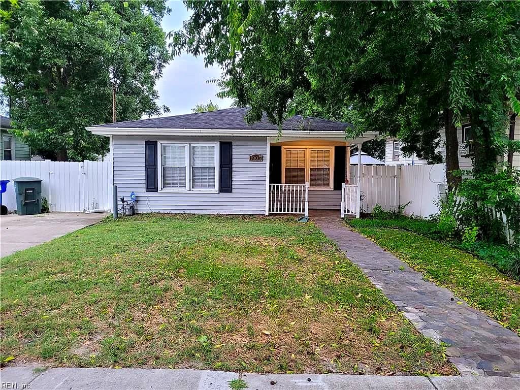 1305 W 37th Street ST, NORFOLK VA 23508 - Photo 2