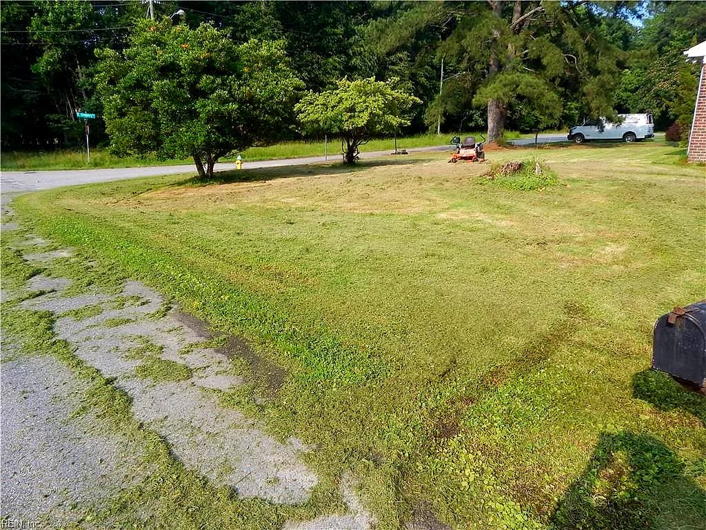 424 Gregory LN, VIRGINIA BEACH VA 23451 - Photo 3