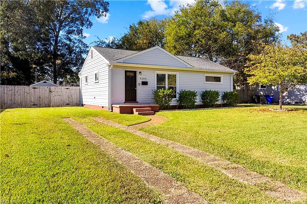 2209 Tarrallton DR, NORFOLK VA 23518 - Photo 3