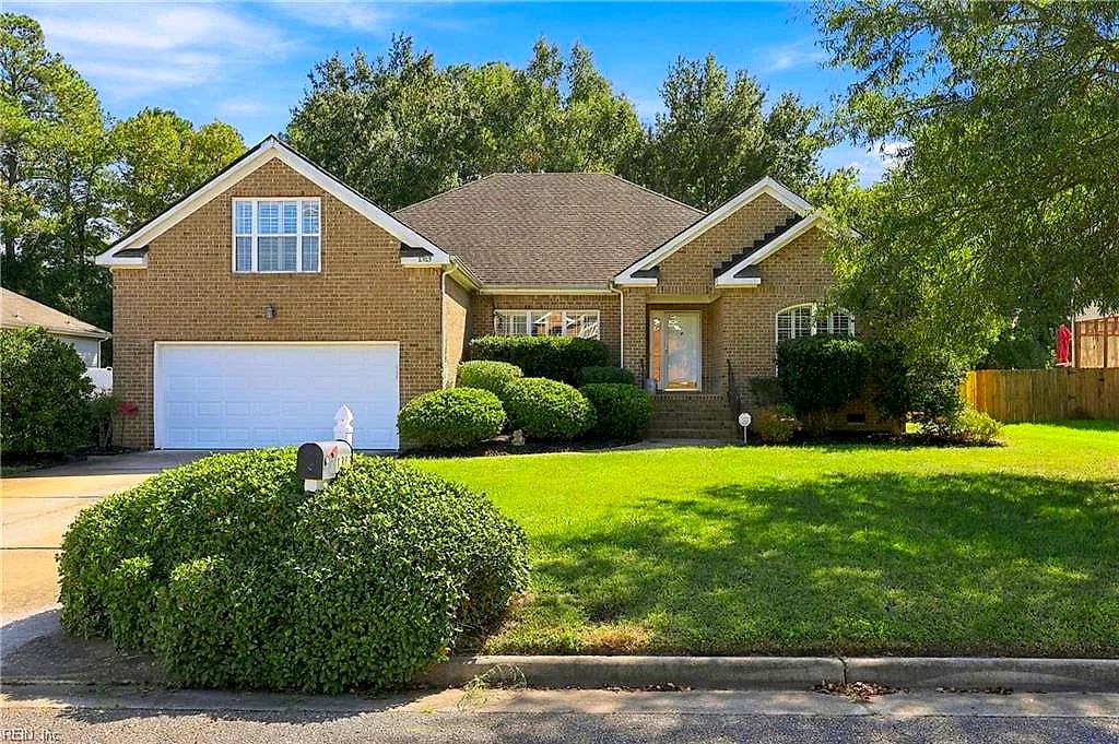 1313 Dominion Lakes BLVD, CHESAPEAKE VA 23320