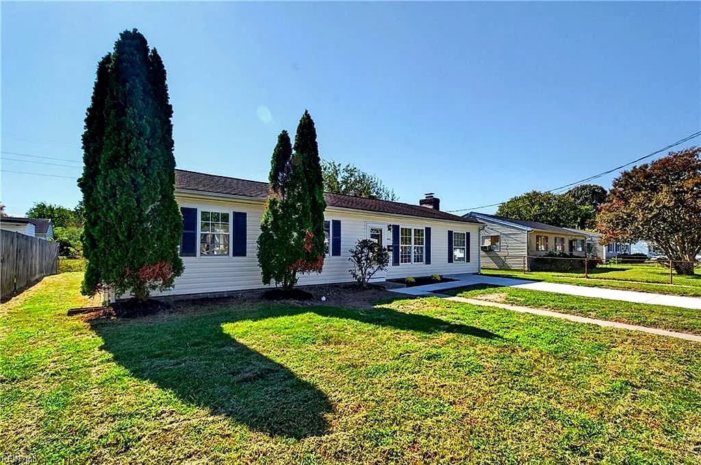1820 Moger DR, HAMPTON VA 23663 - Photo 3