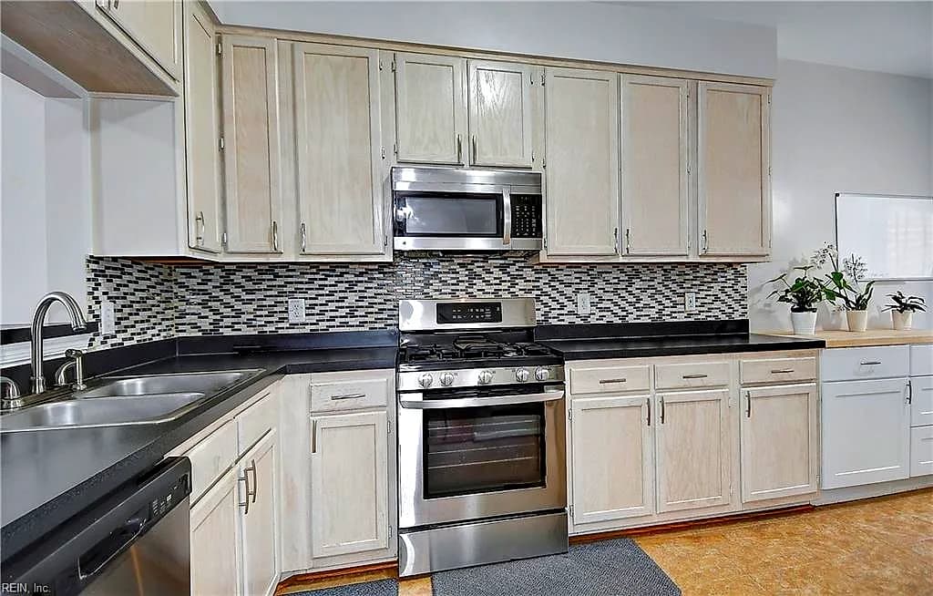 2641 Hartley ST, VIRGINIA BEACH VA 23456 - Photo 5