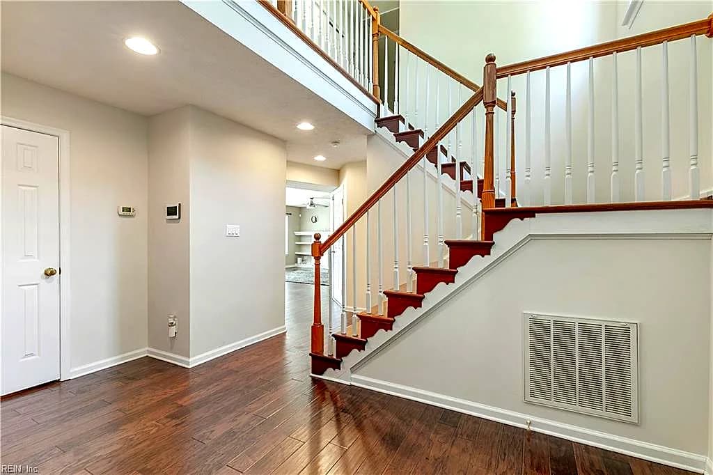 103 Mulberry CT, YORKTOWN VA 23690 - Photo 4