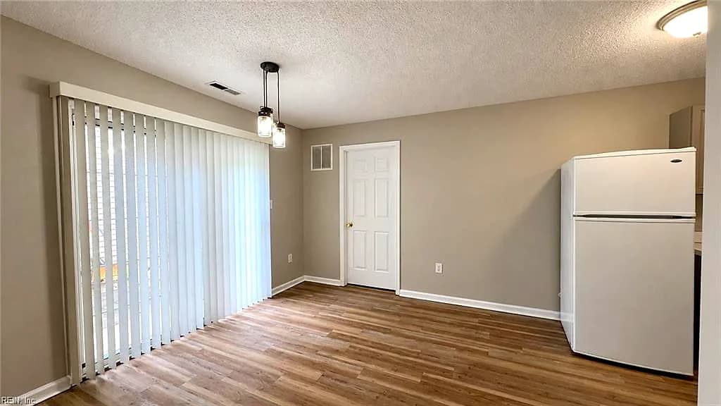5505 Fountain CT, VIRGINIA BEACH VA 23462 - Photo 4