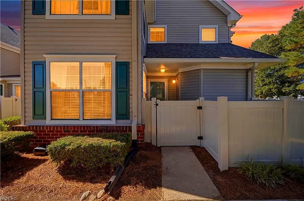 3853 Lasalle DR #101, VIRGINIA BEACH VA 23453 - Photo 2