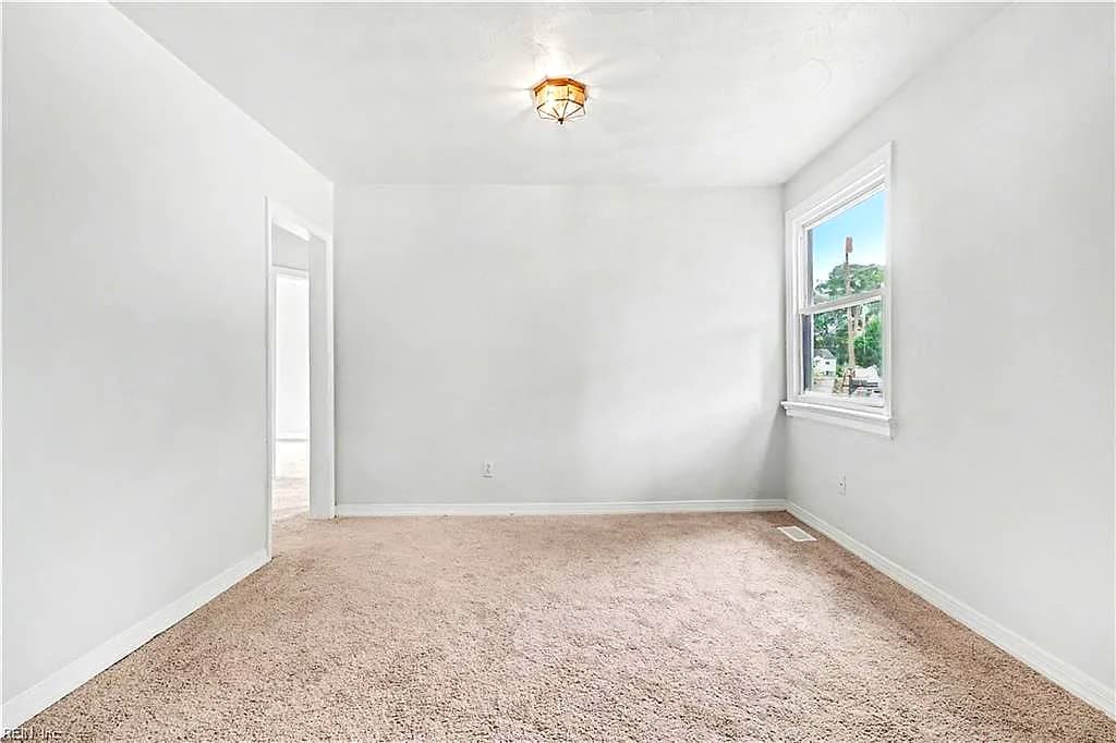 76 Cavalier RD, HAMPTON VA 23669 - Photo 5