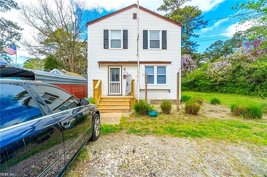 241 Middle LN, VIRGINIA BEACH VA 23454