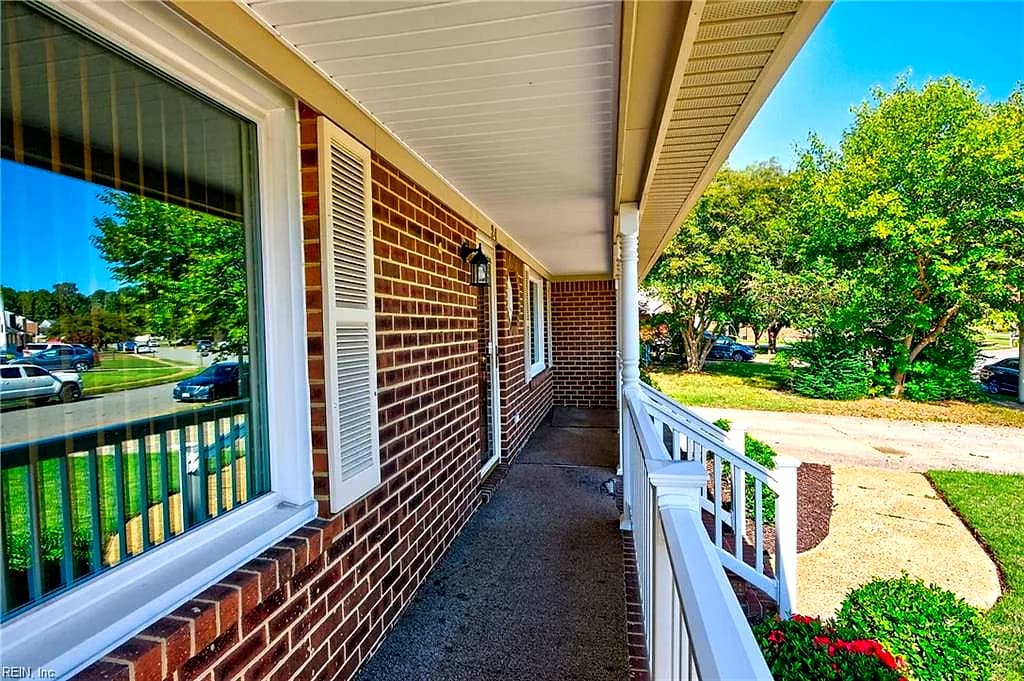 24 Phyllis LN, HAMPTON VA 23666 - Photo 5
