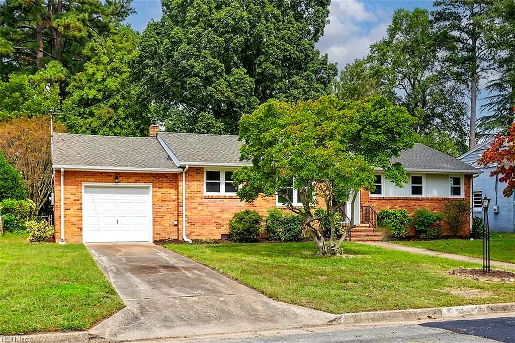 17 Carolyn DR, NEWPORT NEWS VA 23606 - Main photo