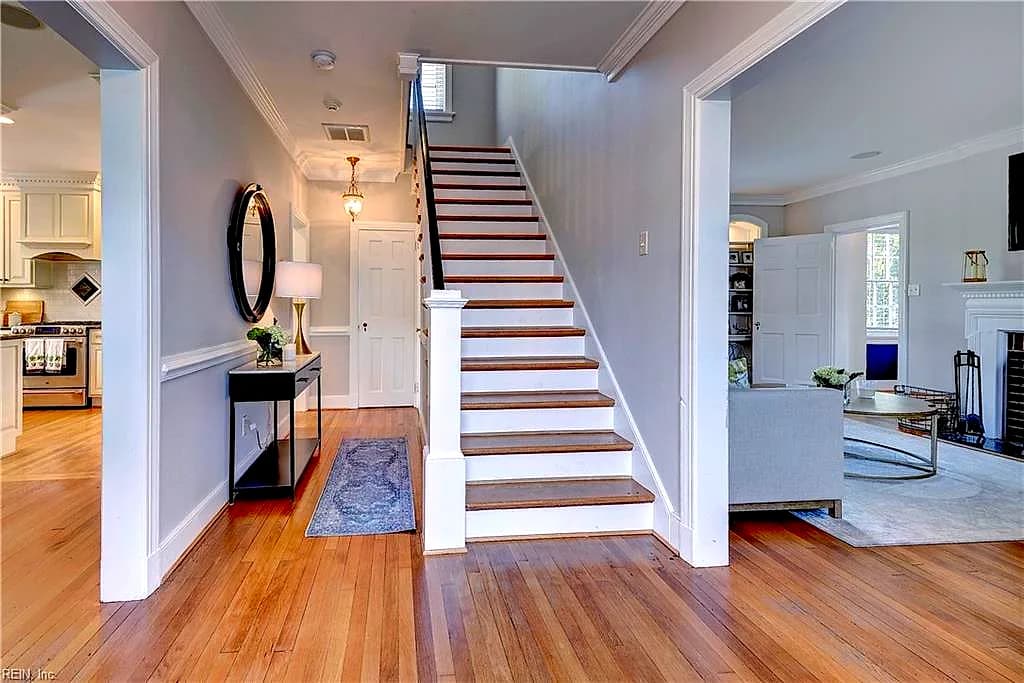 505 Richmond RD, WILLIAMSBURG VA 23185 - Photo 5