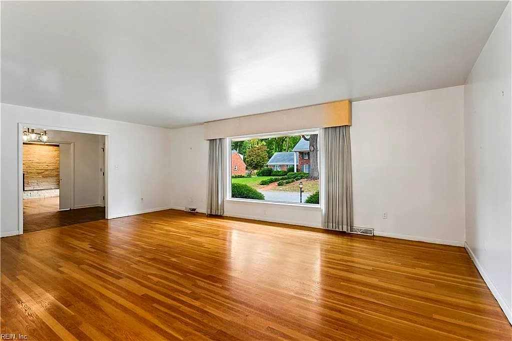 70 James Landing RD, NEWPORT NEWS VA 23606 - Photo 5