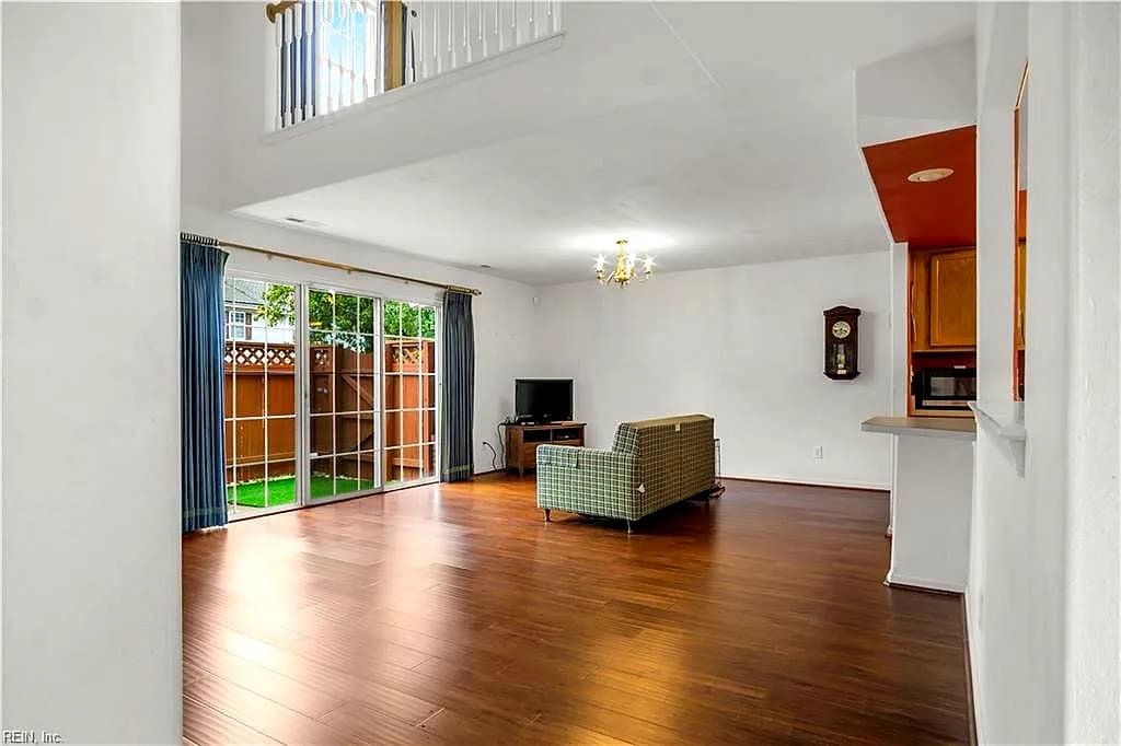 135 White Cedar LN, YORKTOWN VA 23693 - Photo 4