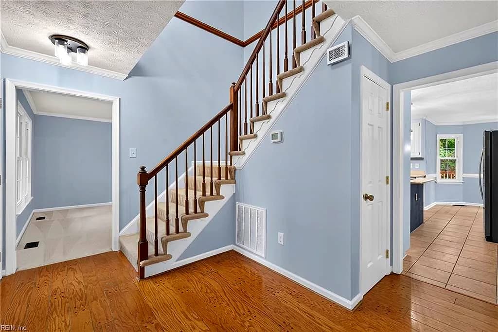 102 Sherwood LN, SMITHFIELD VA 23430 - Photo 3