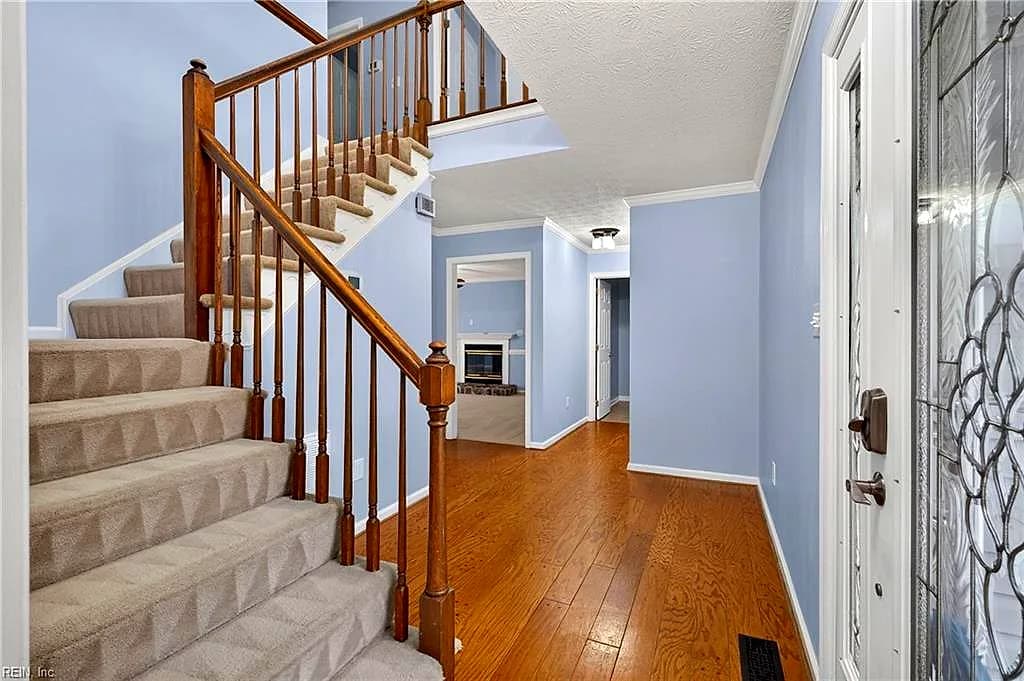 102 Sherwood LN, SMITHFIELD VA 23430 - Photo 4